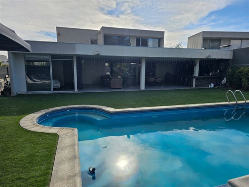 Imagen de Venta Casa en Colina - BRISAS NORTE ESPECTACULAR TERRAZA Y QUINCHO GRAN TERRENO - 160 m² - 4D - 4B (Cod. 1742)
