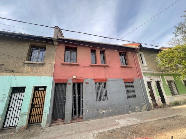 Imagen de Venta Casa en Independencia - POR CALLE ARTESANOS - 200 m² - 10D - 4B (Cod. 17609)