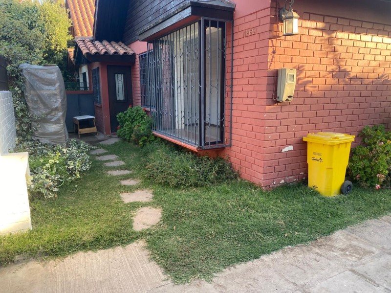 Imagen de Venta Casa en Las Condes - SECTOR SEBASTIAN PIÑERA / BILBAO - 140 m² - 4D - 3B (Cod. 18183)