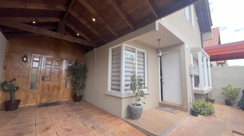 Imagen de Venta Casa en Peñaflor - ALCALDE JOSÉ DEL VALLE CON CALLE PRESBÍTERO FÉLIX ZARAGOZA - 90 m² - 3D - 3B (Cod. 18317)
