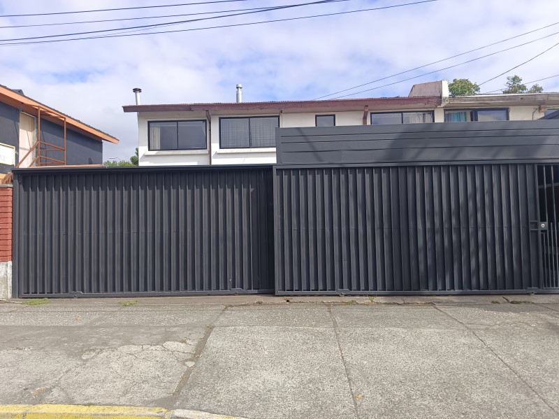 Imagen de Venta Casa en San Pedro de la Paz - LAS CANGREJERAS / LOS OLIVOS - 300 m² - 5D - 4B (Cod. 18458)