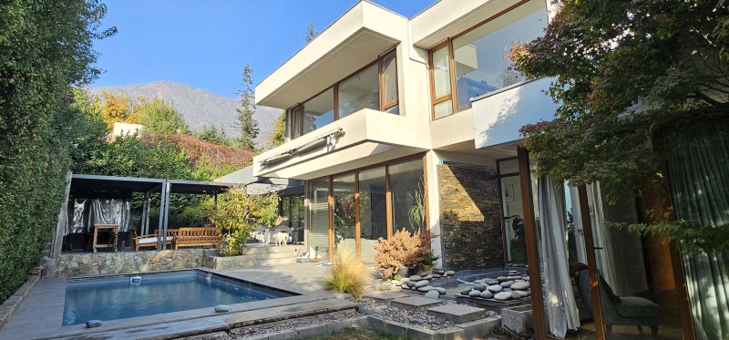 Imagen de Venta Casa en La Reina - ÁLVARO CASANOVA LA REINA ALTA - 320 m² - 4D - 4B (Cod. 19809)