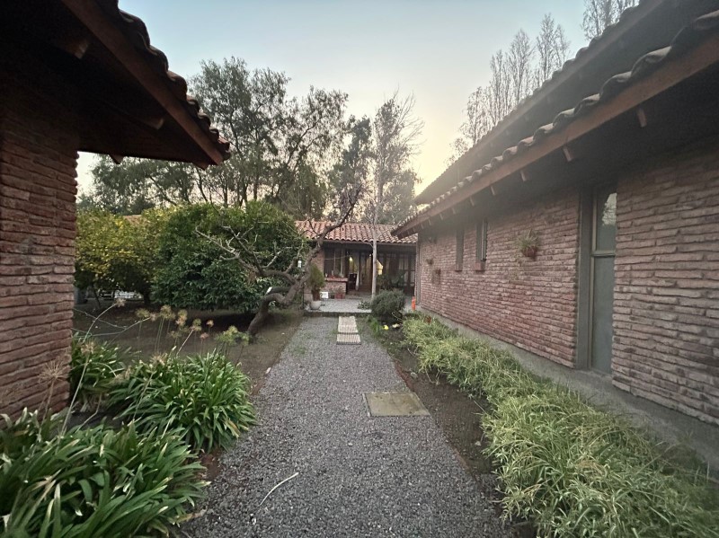 Imagen de Venta Casa en Colina - ALGARROBAL, CHICUREO PONIENTE - 264 m² - 5D - 5B (Cod. 22365)