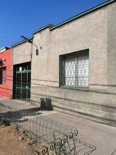 Imagen de Venta Casa en Santiago - CASA EN VENTA DE 4 DORM. EN SANTIAGO, CON DEPTO INTERIOR - 206 m² - 4D - 2B (Cod. 2542)