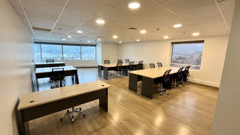 Imagen de Arriendo Oficina en Las Condes - OFICINA AMOBLADA 180 M2 WORLD TRADE CENTER 3 ESTACIONAMIENTO - 180 m² - 3D - 3B (Cod. 26207)