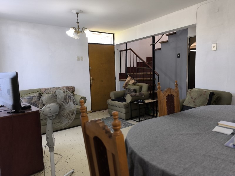 Imagen de Venta Casa en Independencia - SE VENDE SÓLIDA CASA DE 2 PISOS EN INDEPENDENCIA, 4D+1B - 85 m² - 4D - 1B (Cod. 28651)
