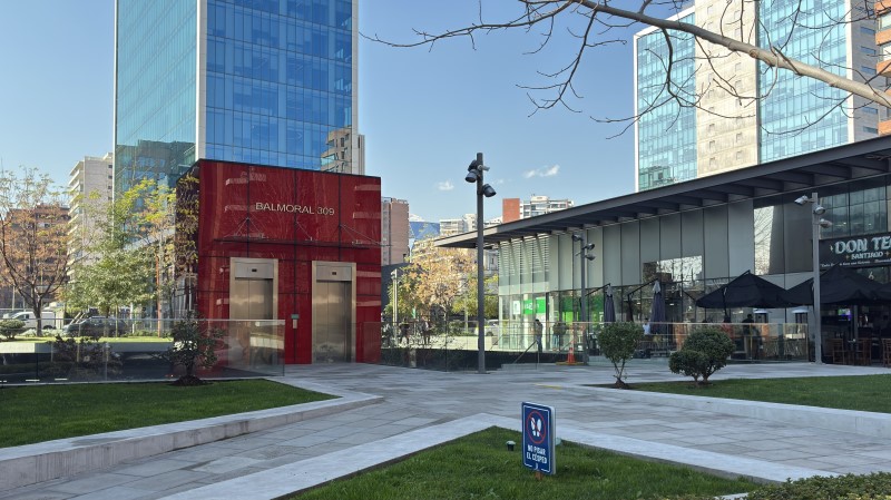 Imagen de Arriendo Local en Las Condes - METRO MANQUEHUE - 110 m² - 2B (Cod. 31118)