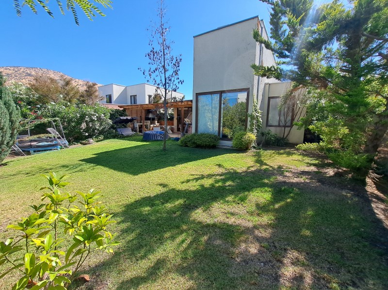 Imagen de Venta Casa en Colina - A PASOS COLEGIO SAN ANSELMO - 179 m² - 4D - 4B (Cod. 31235)