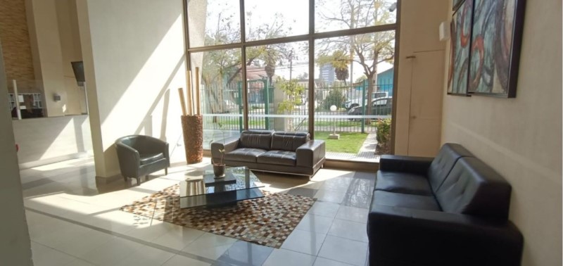 Imagen de Venta Departamento en La Cisterna - A MEDIA CUADRA DE GRAN AVENIDA, A PASOS DE METRO LA CISTERNA - 334 m² - 1D - 1B (Cod. 31375)