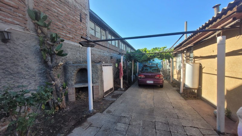 Imagen de Venta Casa en Puente Alto - VENDE PROPIEDAD COMERCIAL EN AVENIDA, 525 MTS. - 300 m² - 8D - 3B (Cod. 31574)