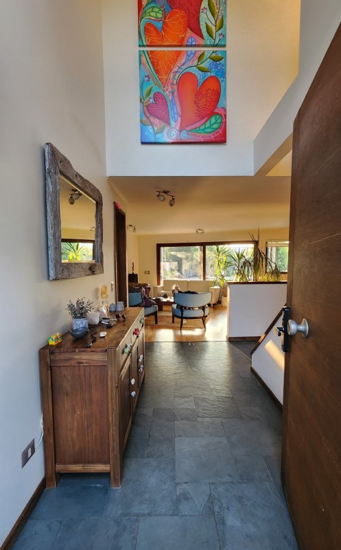 Imagen de Venta Casa en Colina - AVDA CHAMISERO - 260 m² - 6D - 4B (Cod. 33294)