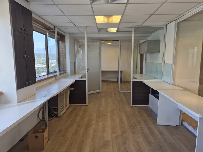 Imagen de Arriendo Oficina en Las Condes - VITACURA CON ISIDORA GOYENECHEA - 64 m² - 1D - 3B (Cod. 33339)