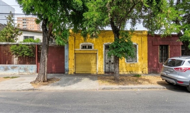 Imagen de Venta Casa en Santiago - SAN VICENTE CON ADRIANA UGARTE - 140 m² - 4D - 1B (Cod. 33932)