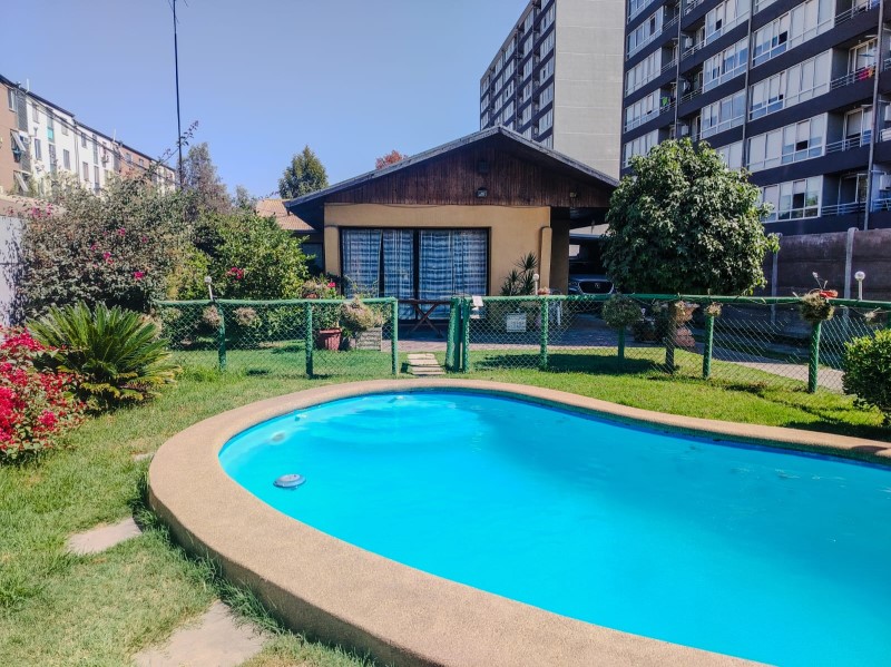 Imagen de Venta Casa en La Cisterna - SE VENDE CASA 5DORM + 2 BAÑOS  EXCELENTE ESTADO - 183 m² - 5D - 3B (Cod. 34298)
