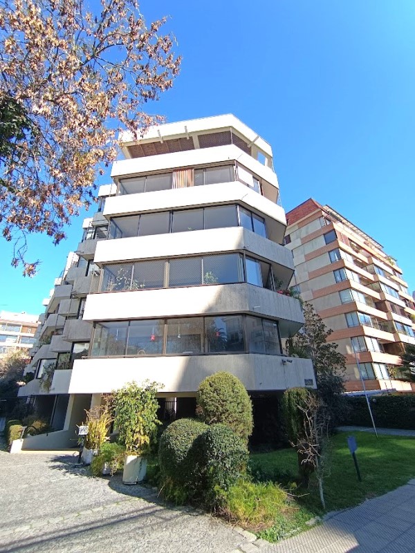 Imagen de Venta Departamento en Providencia - CERCANO A METRO COLÓN - 147 m² - 4D - 3B (Cod. 34640)