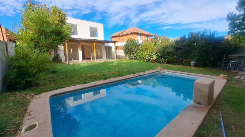 Imagen de Arriendo Casa en Colina - COLEGIO PUMAHUE CHICUREO - 129 m² - 3D - 2B (Cod. 35459)