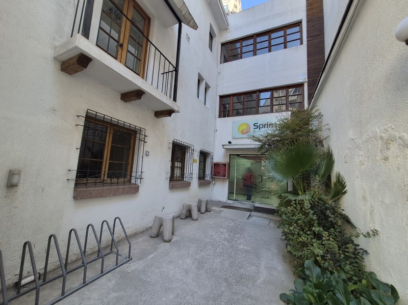 Imagen de Venta Oficina en Santiago - SANTA LUCÍA CON HUÉRFANOS - 325 m² - 8D - 9B (Cod. 35962)
