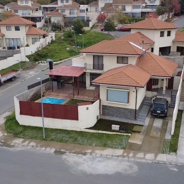 Imagen de Arriendo Casa en Talca - ARRENDAMOS CASA EN LOMAS DE SAN SEBASTIÁN - 170 m² - 4D - 3B (Cod. 36116)
