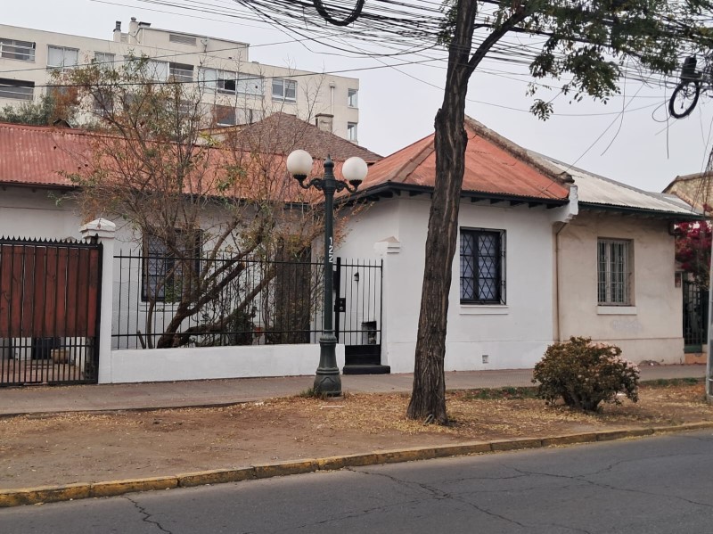 Imagen de Venta Casa en Providencia - ENTRE SANTA ISABEL// FCO. BILBAO - 71 m² - 3D - 1B (Cod. 37000)
