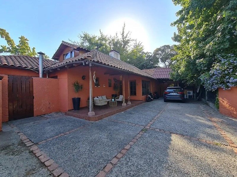 Imagen de Venta Casa en La Reina - SIMON BOLIVAR - 325 m² - 5D - 4B (Cod. 37319)