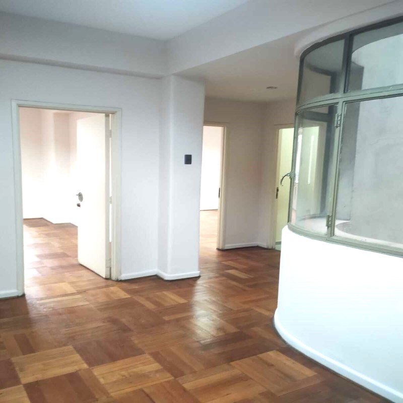 Imagen de Arriendo Oficina en Santiago - AGUSTINAS CON ENRIQUE MAC IVER - 86 m² - 2D - 2B (Cod. 37612)