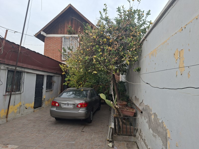 Imagen de Venta Casa en Pedro Aguirre Cerda - PASAJE ROMEO/AV.LA MARINA - 180 m² - 4D - 2B (Cod. 37797)