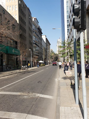Imagen de Venta Oficina en Santiago - OFICINA EN VENTA CALLE MIRAFLORES. - 141 m² - 1D - 3B (Cod. 377)