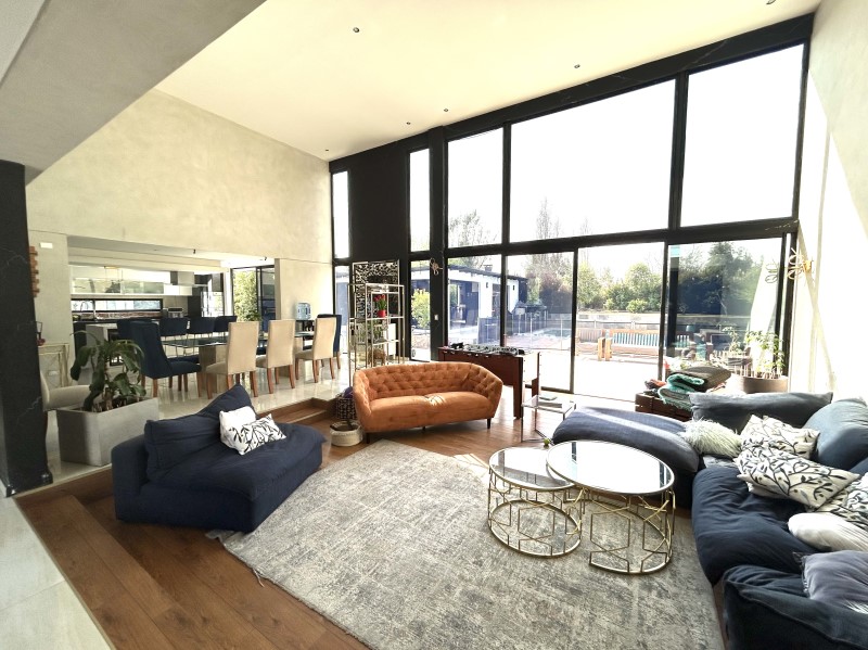 Imagen de Venta Casa en Colina - ALGARROBAL, CHICUREO PONIENTE - 540 m² - 5D - 6B (Cod. 38292)