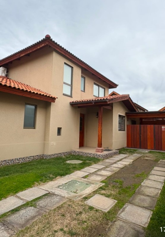 Imagen de Arriendo Casa en Machalí - CONDOMINIO AIRES MACHALI, EL PARRONAL - 145 m² - 4D - 4B (Cod. 38556)