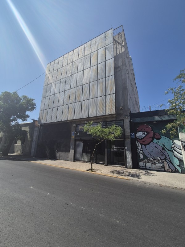 Imagen de Venta Local en Santiago - LIBERTAD/ ESPERANZA - 1867 m² - 12D - 6B (Cod. 38677)