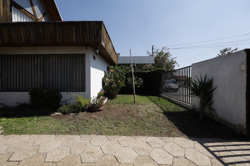 Imagen de Venta Casa en La Cisterna - METRO EL PARRON. - 143 m² - 4D - 2B (Cod. 38692)