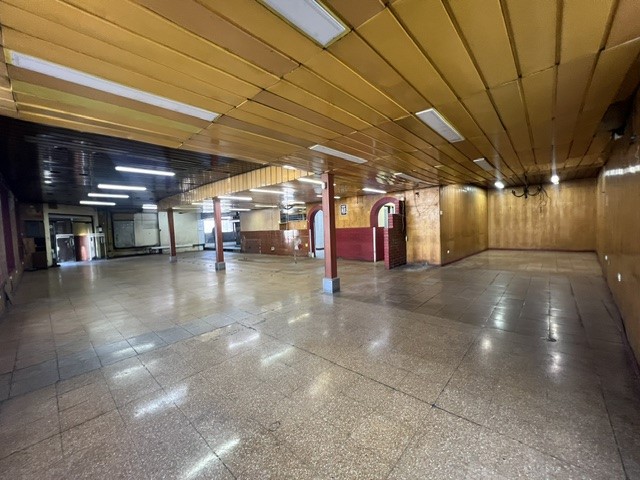 Imagen de Arriendo Local en Santiago - GRAN LOCAL COMERCIAL ESQUINA - MALL - GYM - RETAIL - 900 m² - 4D - 6B (Cod. 38802)