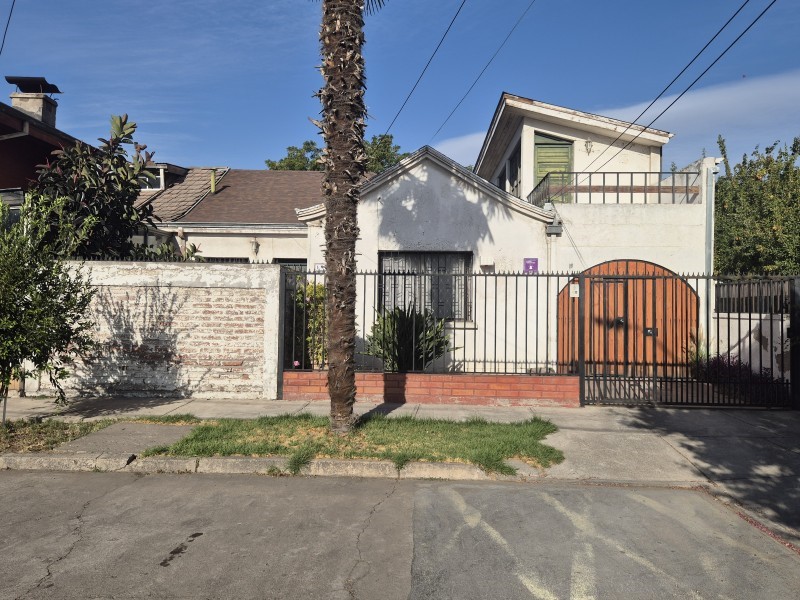 Imagen de Venta Casa en Ñuñoa - AV MACUL CON RODRIGO DE ARAYA - 275 m² - 6D - 4B (Cod. 38963)