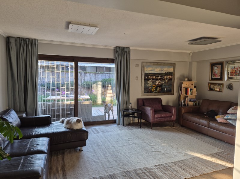 Imagen de Venta Casa en Las Condes - BILBAO CON MANQUEHUE - 166 m² - 4D - 4B (Cod. 39664)