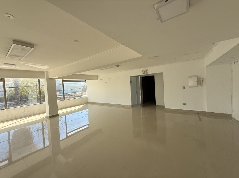 Imagen de Venta Local en Curicó - MEMBRILLAR CON ESTADO - 132 m² - 4D - 4B (Cod. 39735)