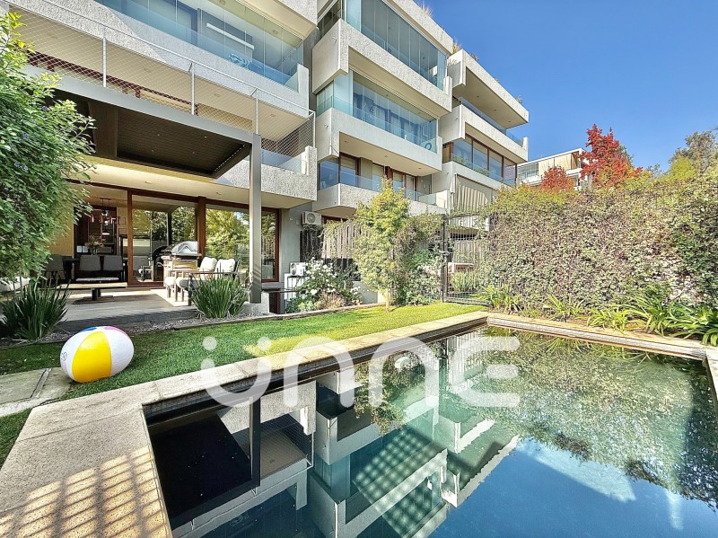 Imagen de Venta Departamento en Las Condes - TRIPLEX CON PATIO Y PISCINA PRIVADA - 138 m² - 4D - 4B (Cod. 39895)