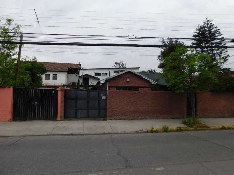 Imagen de Venta Casa en La Cisterna - EULOGIO ALTAMIRANO 7310 , METRO EL PARRON - 290 m² - 5D - 2B (Cod. 39983)