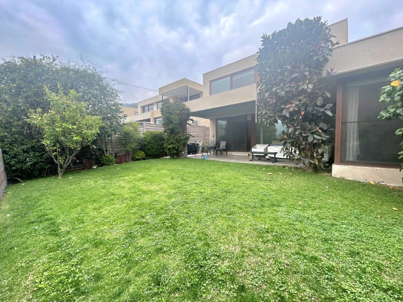 Imagen de Venta Casa en Colina - A PASOS DE LA RADIAL NORORIENTE - 194 m² - 4D - 4B (Cod. 39986)