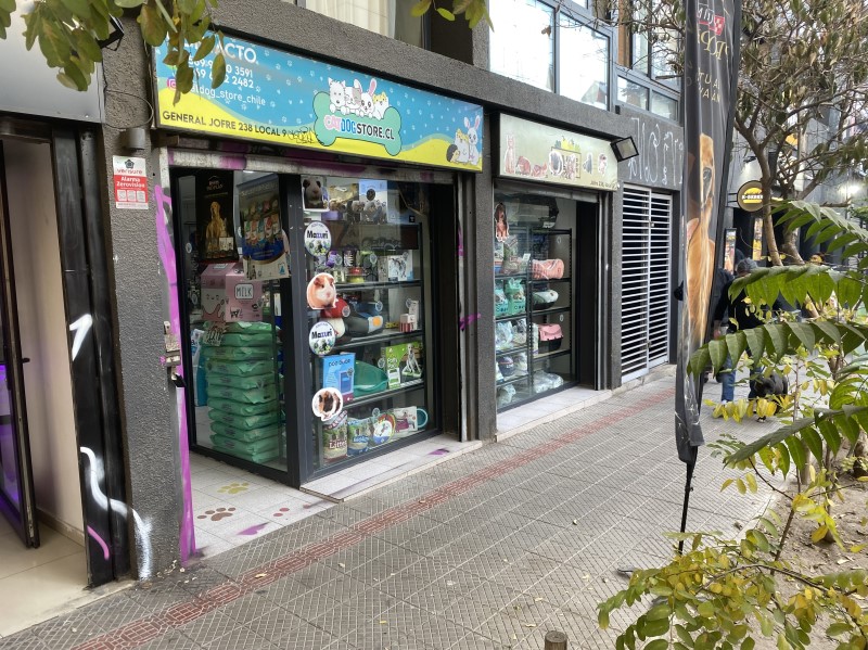 Imagen de Arriendo Local en Santiago - CALLE GENERAL JOFRE CLN FRAY CAMILO HENRIQUEZ - 52 m² - 1B (Cod. 40068)