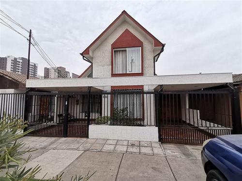 Imagen de Venta Casa en Pudahuel - CASA EN VENTA DE 4 DORM. EN PUDAHUEL SUR, GENERAL CARRERA - 170 m² - 4D - 4B (Cod. 4138)
