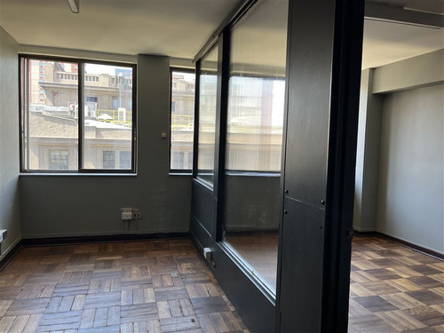 Imagen de Venta Oficina en Santiago - OFICINA EN VENTA EN SANTIAGO 2 PRIVADOS, 2 BAÑOS - 50 m² - 2D - 2B (Cod. 51)