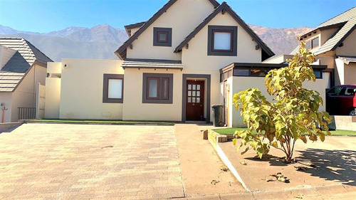 Imagen de Arriendo Casa en La Florida - CASA ARRIENDO 3D-3B-4E-TERRAZA Y QUINCHO. ALTO MACUL - 109 m² - 3D - 3B (Cod. 5943)
