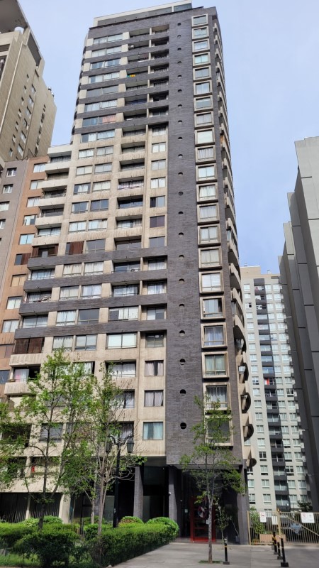 Imagen de Venta Departamento en Santiago - METRO SANTA LUCÍA - 32 m² - 1D - 1B (Cod. 8877)